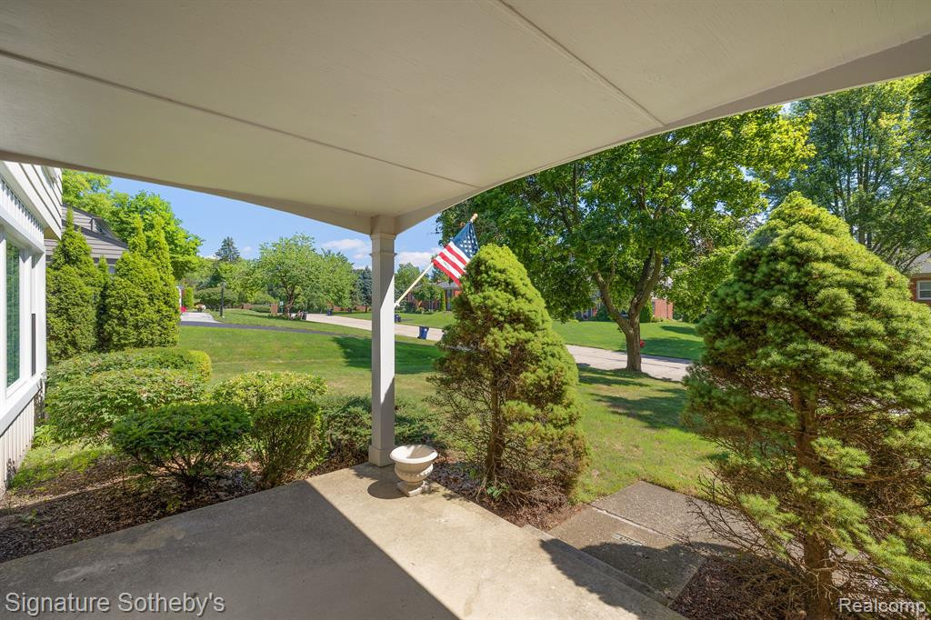 4054 ANTIQUE Lane, Bloomfield Hills, MI 48302 — Photo 6