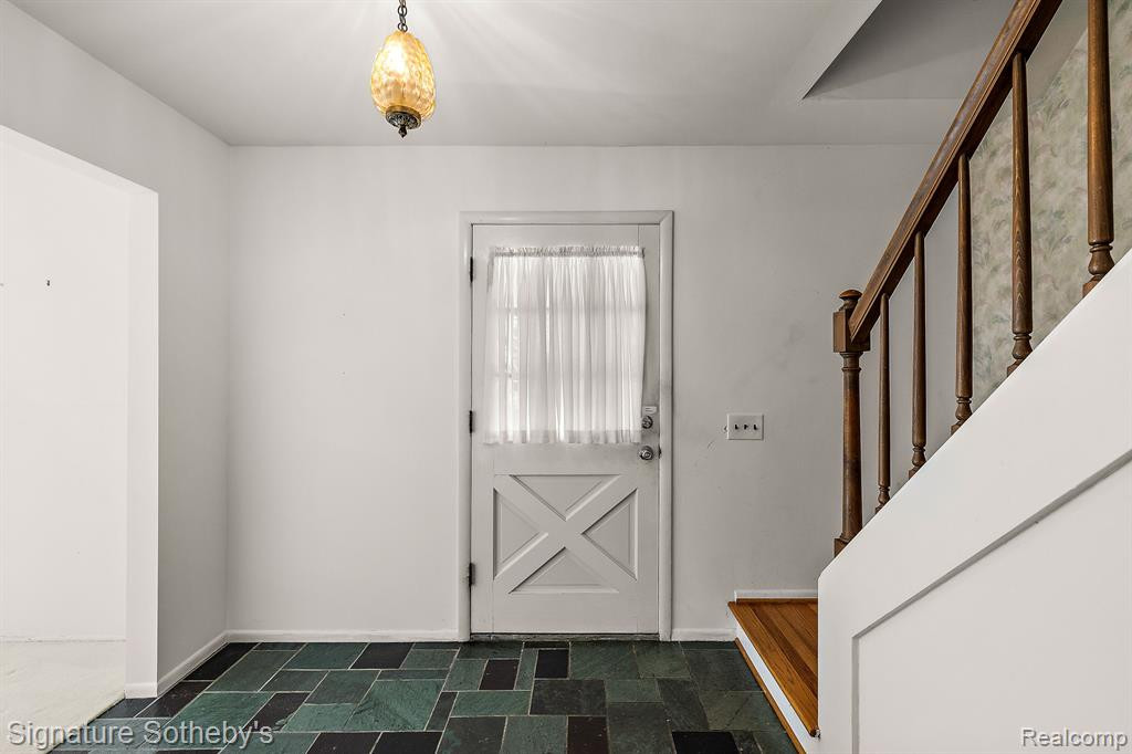 4054 ANTIQUE Lane, Bloomfield Hills, MI 48302 — Photo 7