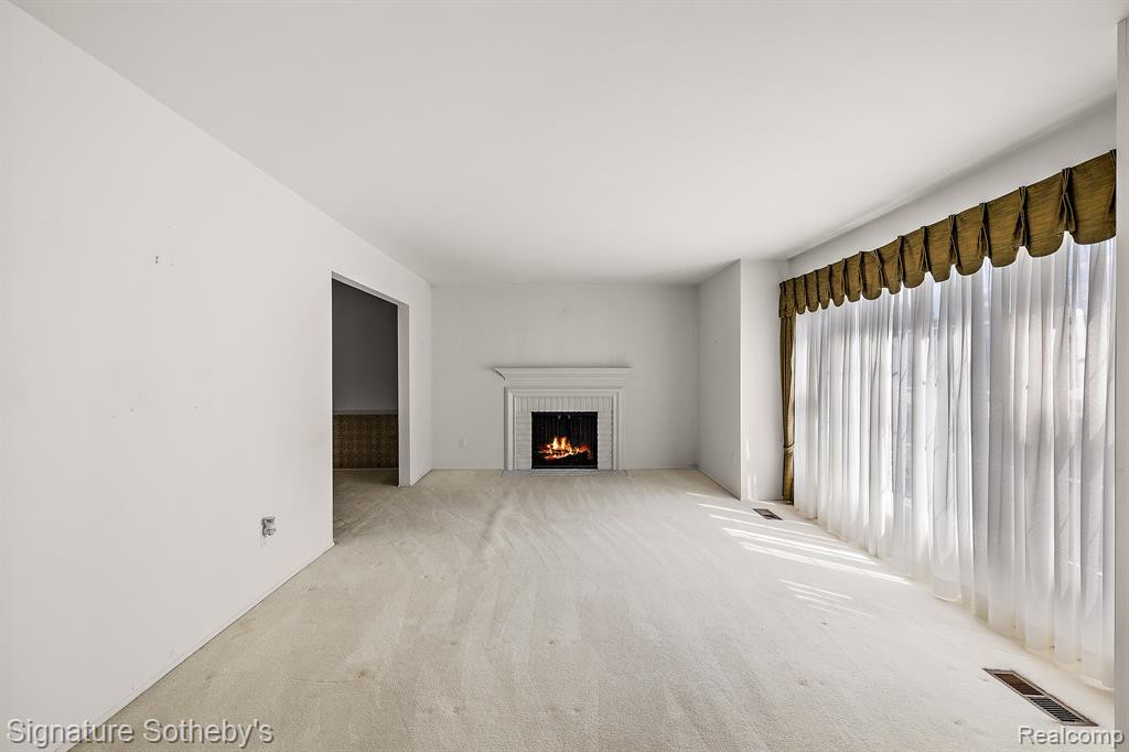 4054 ANTIQUE Lane, Bloomfield Hills, MI 48302 — Photo 9