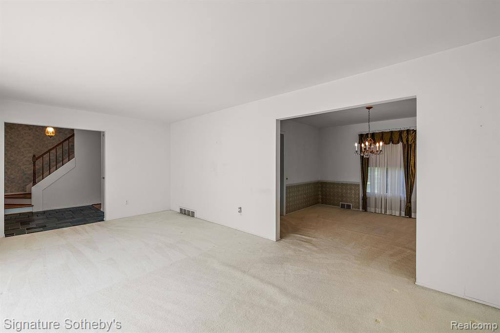 4054 ANTIQUE Lane, Bloomfield Hills, MI 48302 — Photo 11