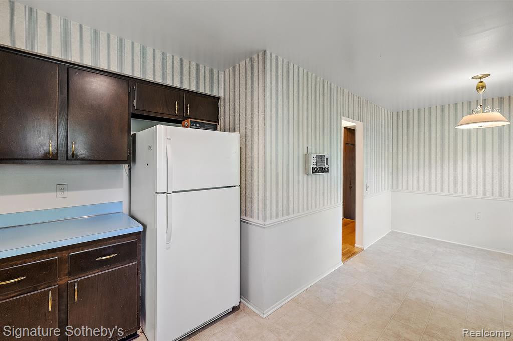 4054 ANTIQUE Lane, Bloomfield Hills, MI 48302 — Photo 17