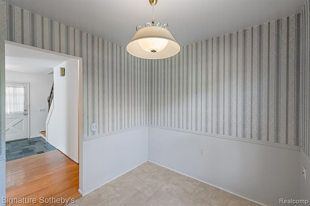 4054 ANTIQUE Lane, Bloomfield Hills, MI 48302 — Photo 21