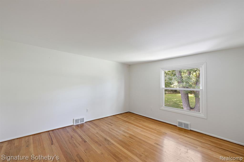 4054 ANTIQUE Lane, Bloomfield Hills, MI 48302 — Photo 42