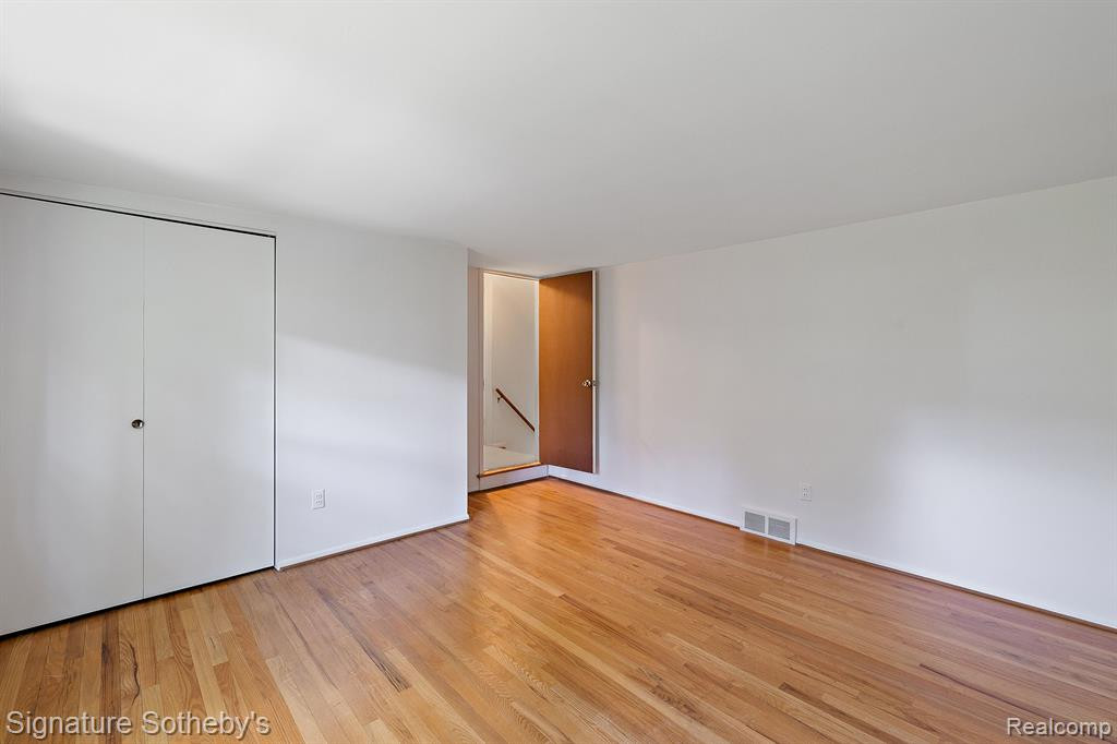 4054 ANTIQUE Lane, Bloomfield Hills, MI 48302 — Photo 43