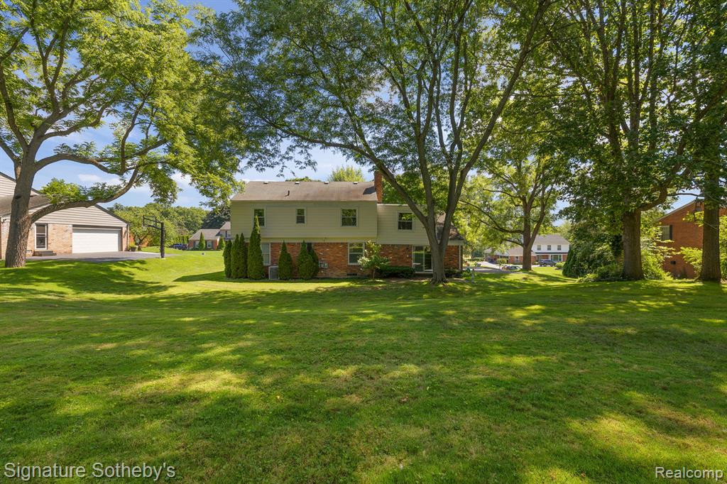4054 ANTIQUE Lane, Bloomfield Hills, MI 48302 — Photo 49