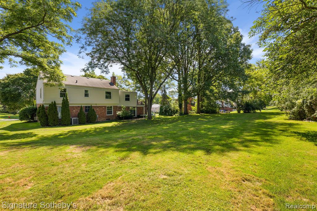 4054 ANTIQUE Lane, Bloomfield Hills, MI 48302 — Photo 50