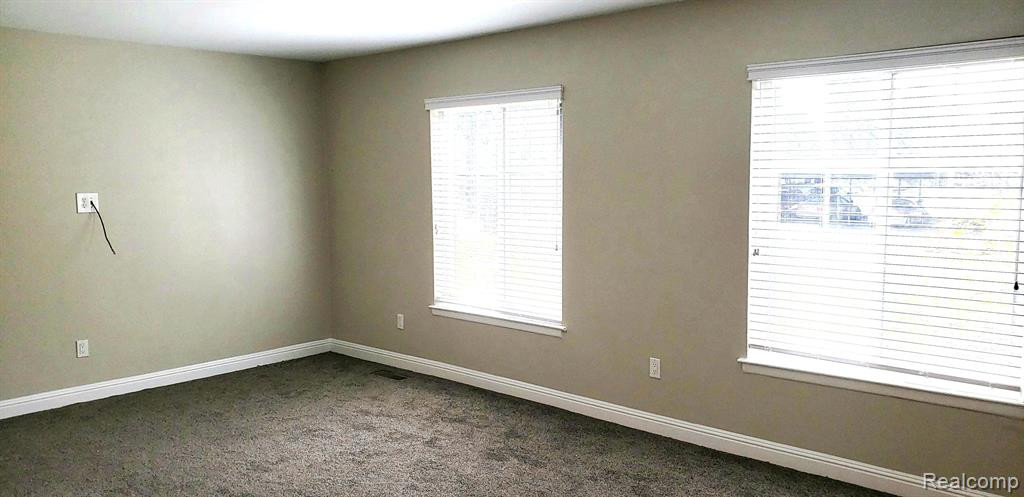 697 E FOX HILLS Drive, Bloomfield Hills, MI 48304 — Photo 6