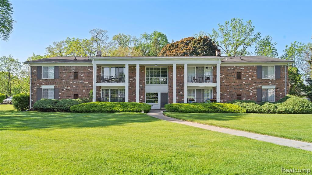 448 FOX HILLS Drive S, 6, Bloomfield Hills, MI 48304 — front exterior