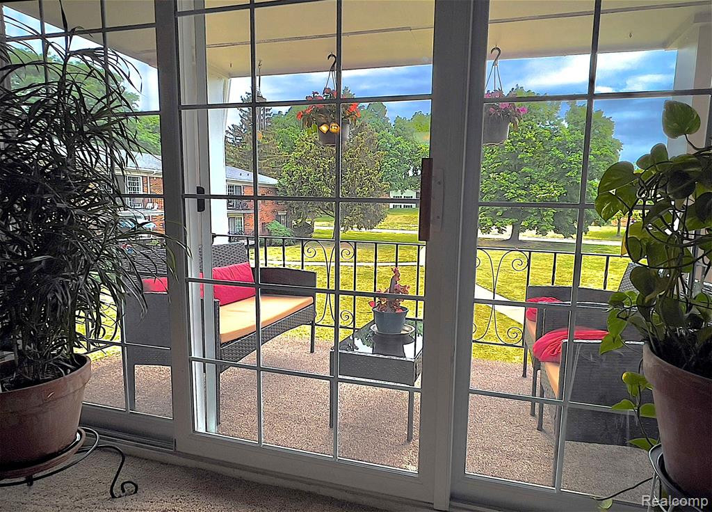 448 FOX HILLS Drive S, 6, Bloomfield Hills, MI 48304 — Photo 9