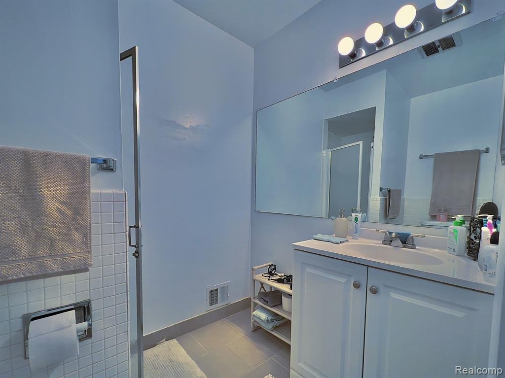448 FOX HILLS Drive S, 6, Bloomfield Hills, MI 48304 — Photo 14