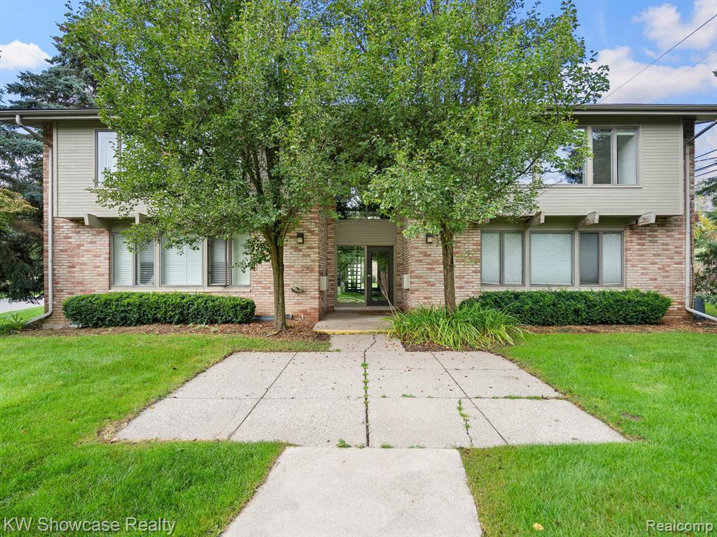 369 CONCORD Place, 4, Bloomfield Hills, MI 48304 — front exterior