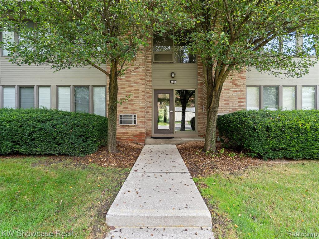 369 CONCORD Place, 4, Bloomfield Hills, MI 48304 — Photo 4