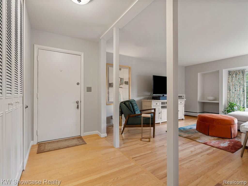 369 CONCORD Place, 4, Bloomfield Hills, MI 48304 — Photo 8