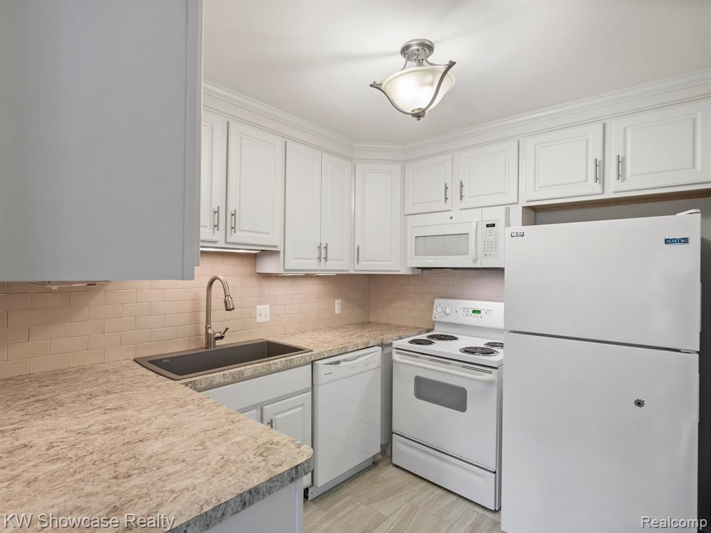 369 CONCORD Place, 4, Bloomfield Hills, MI 48304 — Photo 14