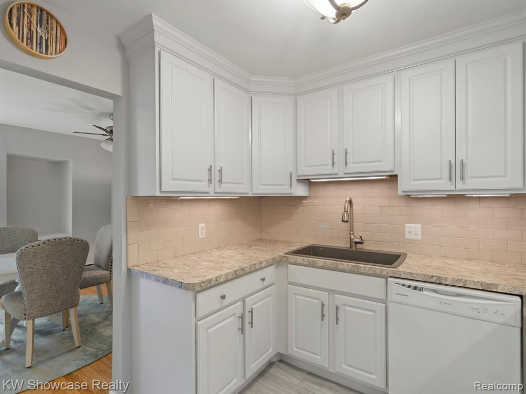 369 CONCORD Place, 4, Bloomfield Hills, MI 48304 — Photo 15