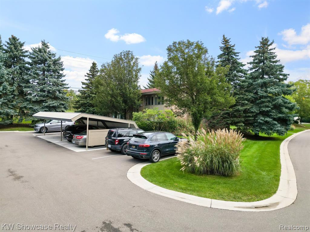 369 CONCORD Place, 4, Bloomfield Hills, MI 48304 — Photo 29
