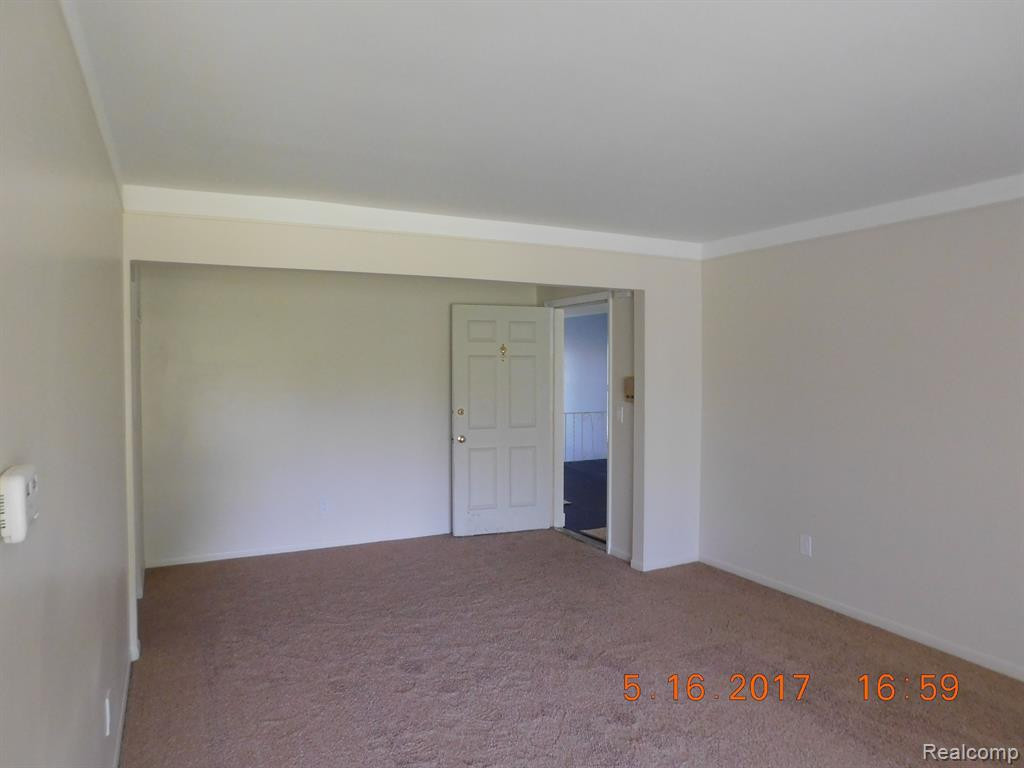 448 FOX HILLS Drive S, 5, Bloomfield Hills, MI 48304 — Photo 7