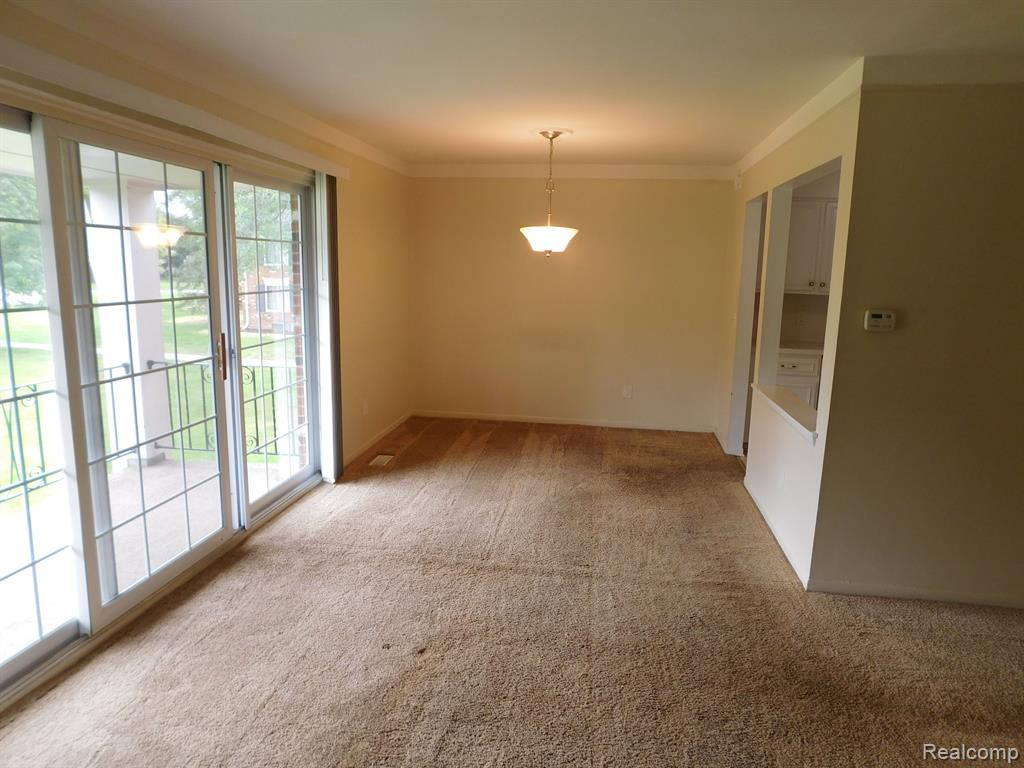 448 FOX HILLS Drive S, 5, Bloomfield Hills, MI 48304 — Photo 12