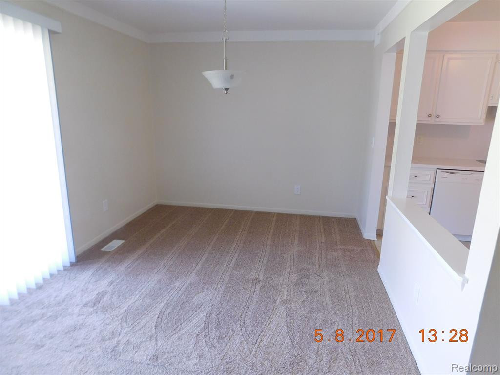 448 FOX HILLS Drive S, 5, Bloomfield Hills, MI 48304 — Photo 14