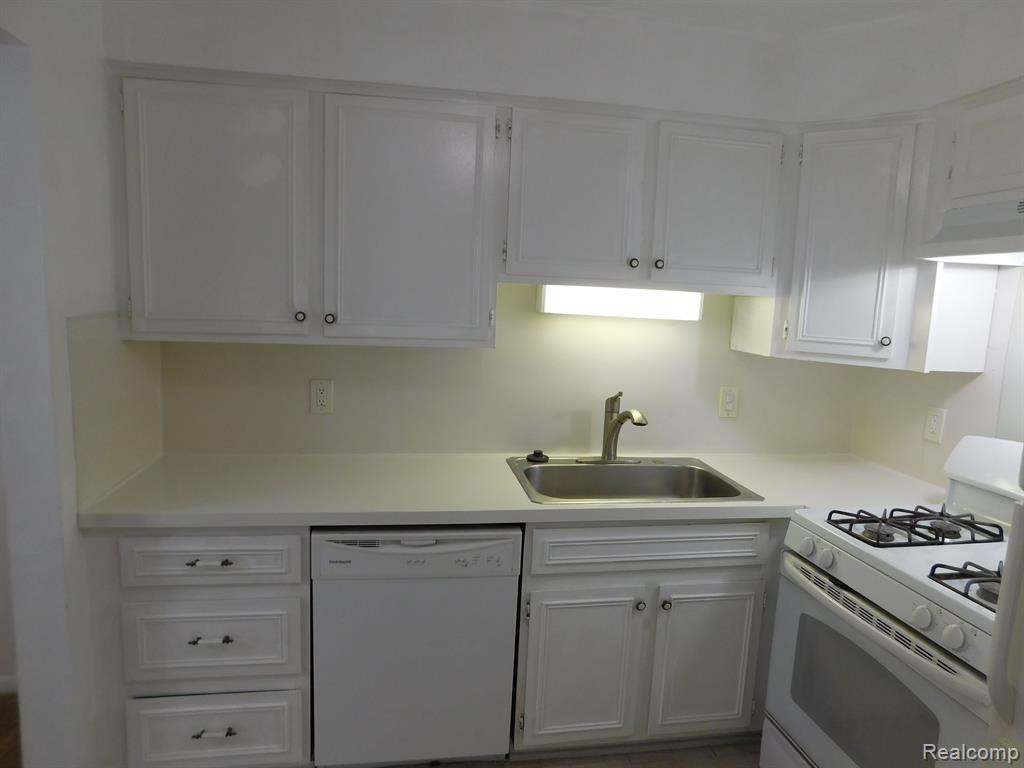 448 FOX HILLS Drive S, 5, Bloomfield Hills, MI 48304 — Photo 20