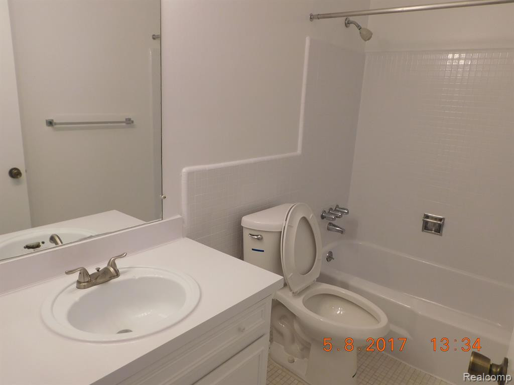448 FOX HILLS Drive S, 5, Bloomfield Hills, MI 48304 — Photo 27