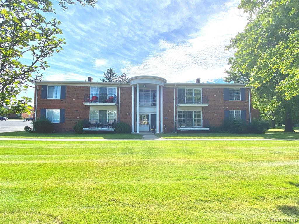430 FOX HILLS Drive N, A-6, Bloomfield Hills, MI 48304 — front exterior