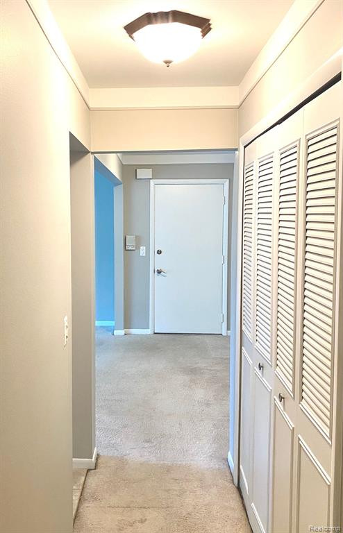 430 FOX HILLS Drive N, A-6, Bloomfield Hills, MI 48304 — Photo 11