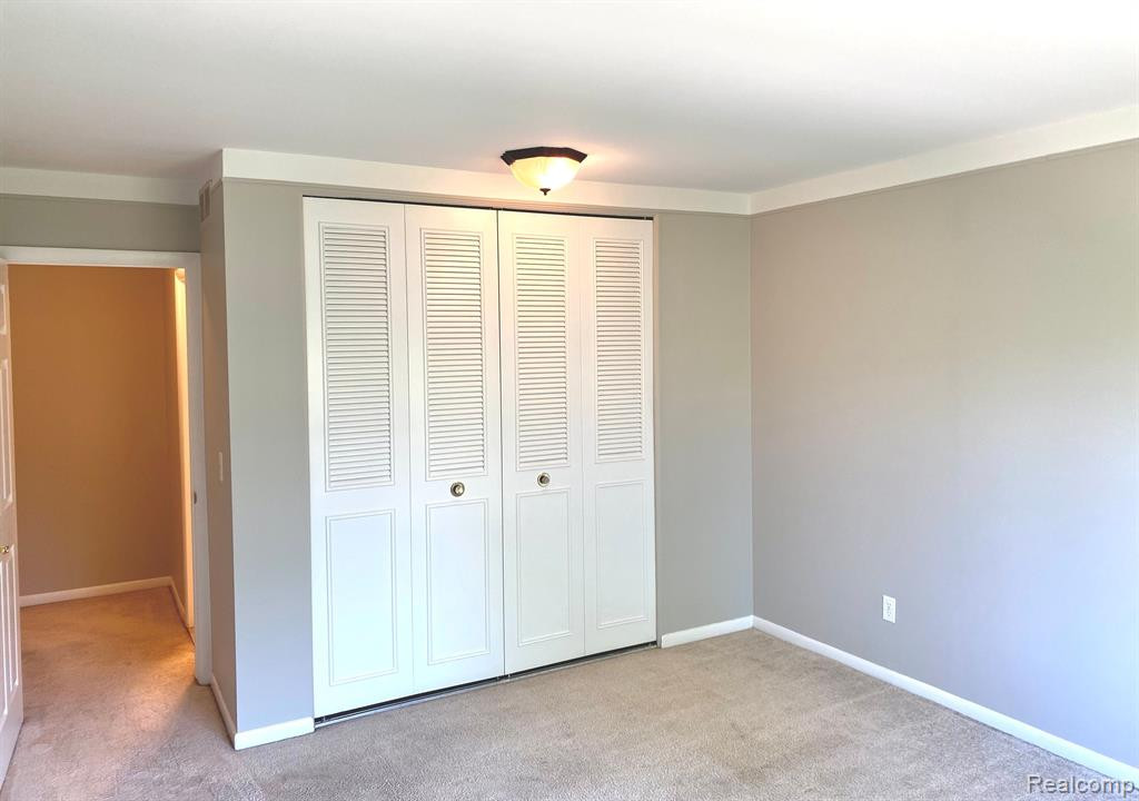 430 FOX HILLS Drive N, A-6, Bloomfield Hills, MI 48304 — Photo 18