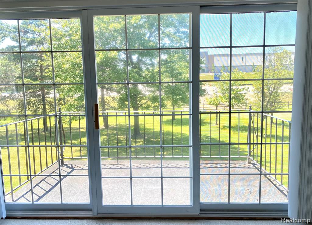 430 FOX HILLS Drive N, A-6, Bloomfield Hills, MI 48304 — Photo 20