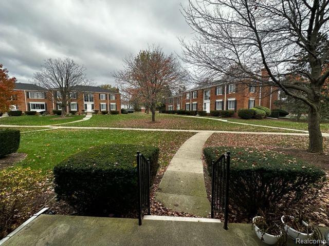 751 E FOX HILLS Drive, Bloomfield Hills, MI 48304 — Photo 21