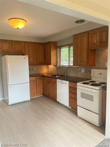 45662 CUSTER Avenue, Utica, MI 48317 — Photo 5
