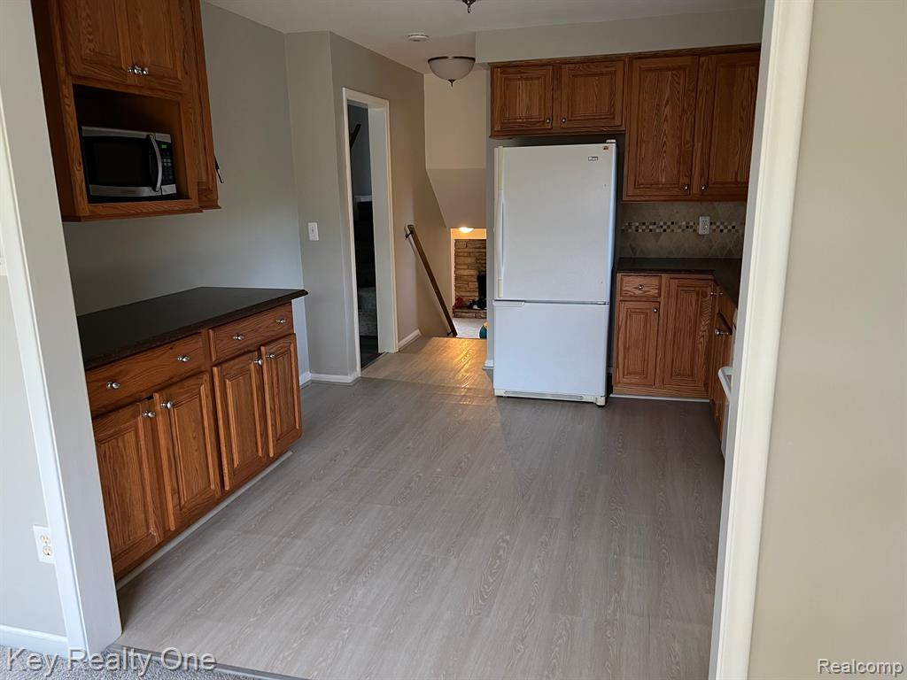 45662 CUSTER Avenue, Utica, MI 48317 — Photo 6