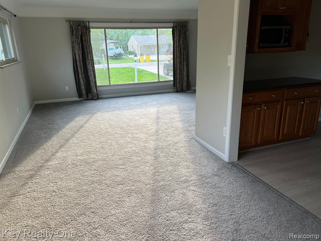 45662 CUSTER Avenue, Utica, MI 48317 — Photo 29