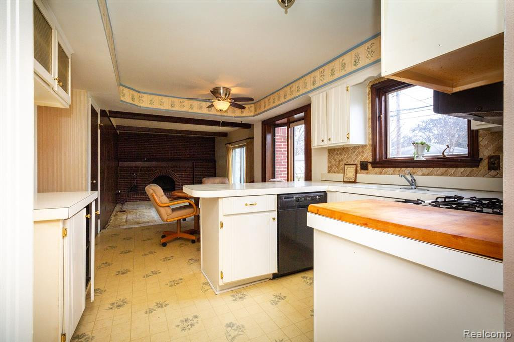 40420 MEADE POINT Drive, Sterling Heights, MI 48313 — Photo 12