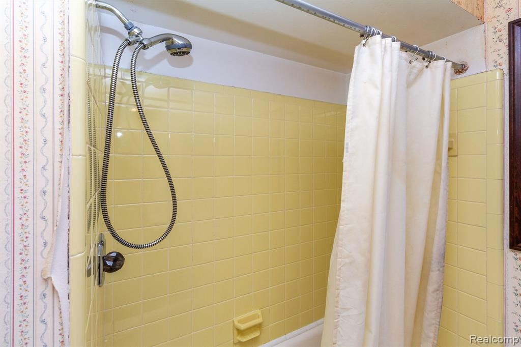 40420 MEADE POINT Drive, Sterling Heights, MI 48313 — Photo 24