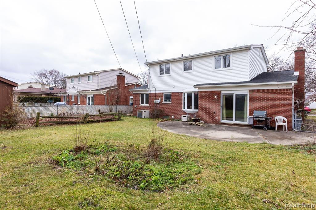 40420 MEADE POINT Drive, Sterling Heights, MI 48313 — Photo 39
