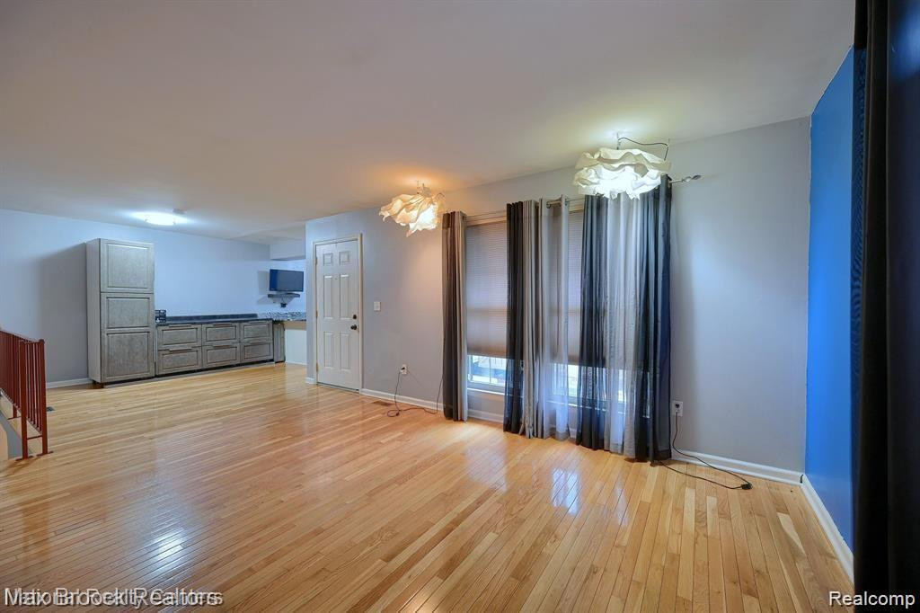 2767 ROUNDTREE Drive, Troy, MI 48083 — Photo 6