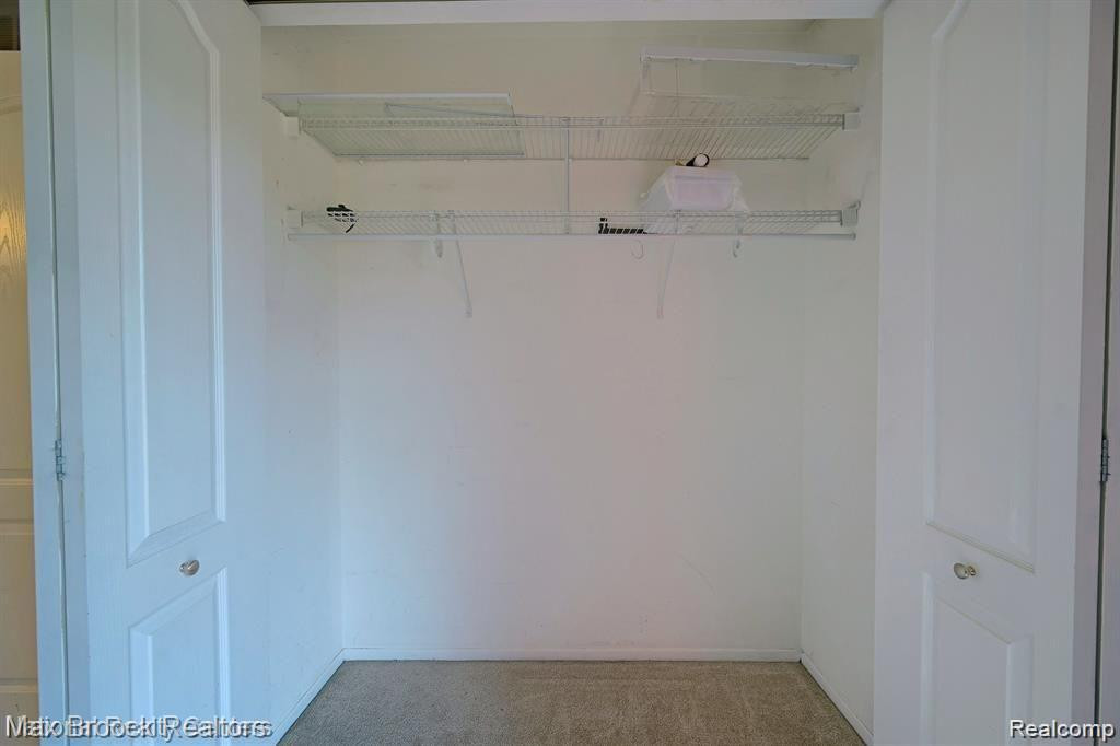 2767 ROUNDTREE Drive, Troy, MI 48083 — Photo 13