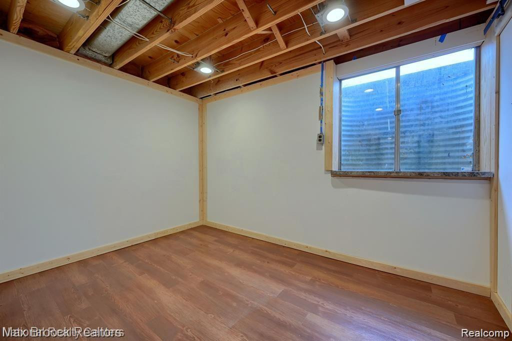 2767 ROUNDTREE Drive, Troy, MI 48083 — Photo 14