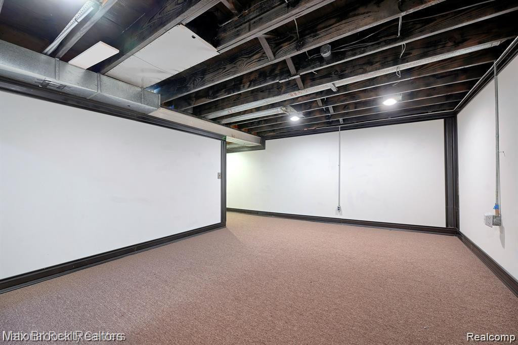 2767 ROUNDTREE Drive, Troy, MI 48083 — Photo 15
