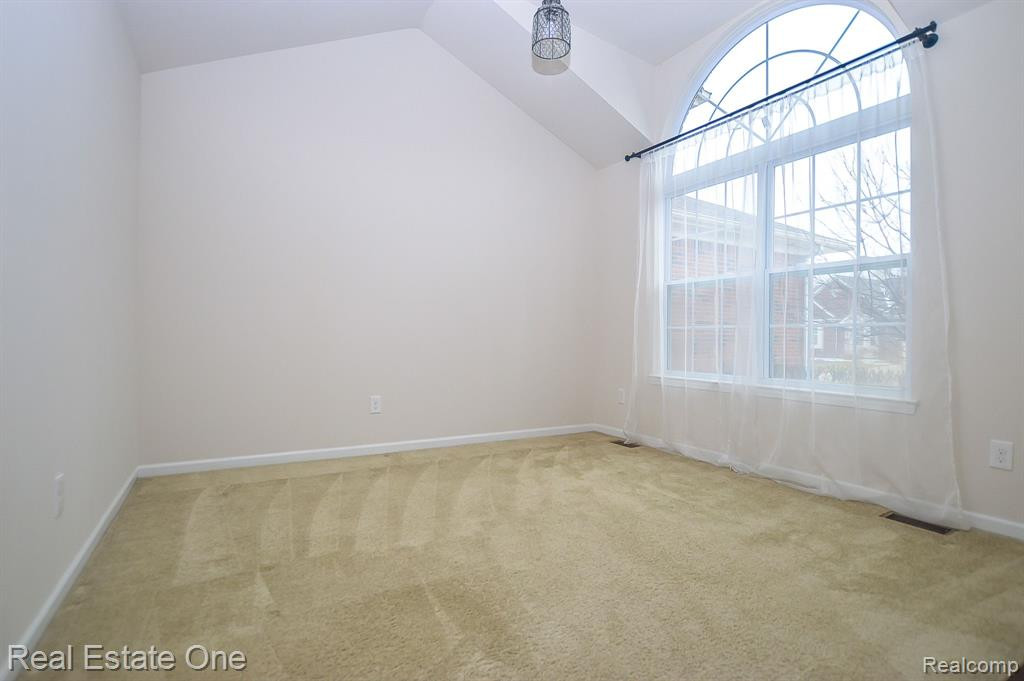 24867 VALLEYWOOD Drive, South Lyon, MI 48178 — Photo 2