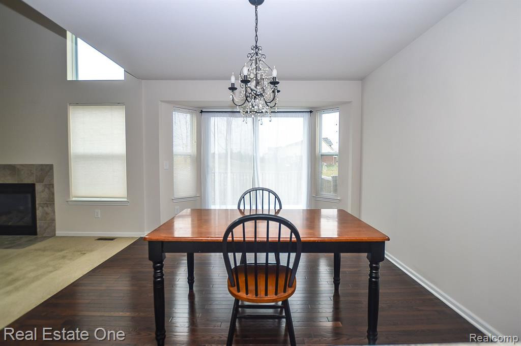 24867 VALLEYWOOD Drive, South Lyon, MI 48178 — Photo 6