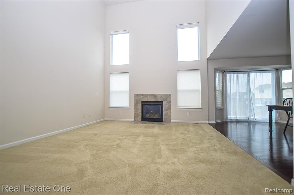 24867 VALLEYWOOD Drive, South Lyon, MI 48178 — Photo 8