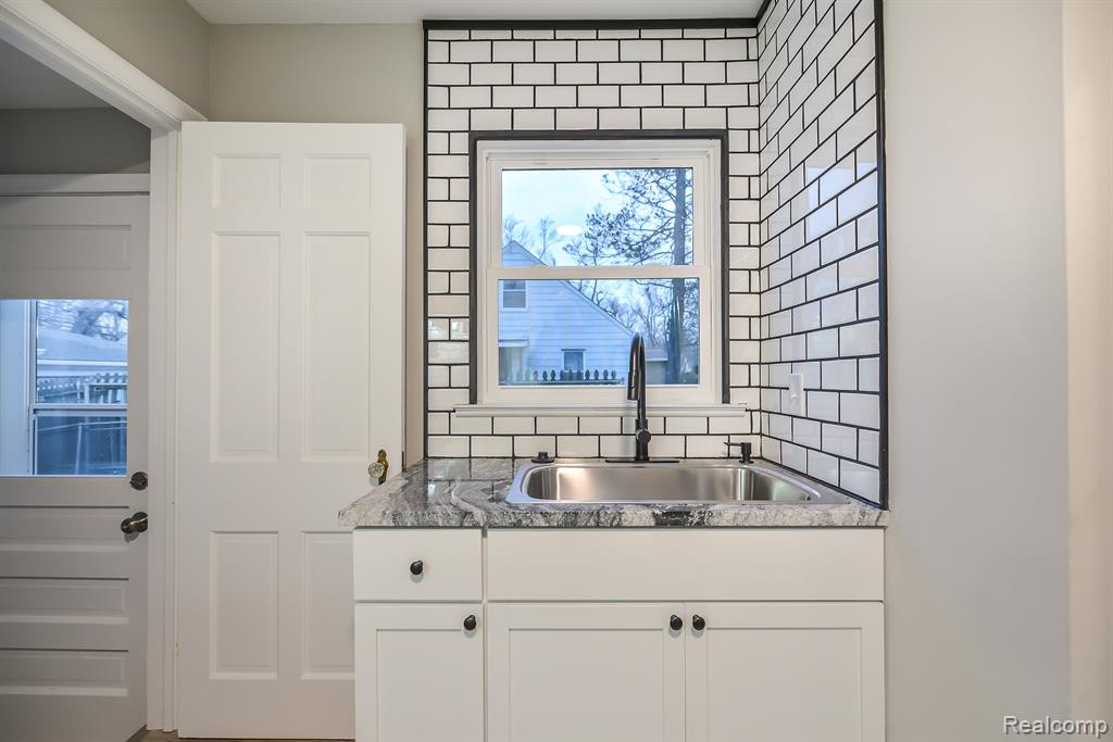 2726 FERNWOOD Avenue, Ann Arbor, MI 48104 — Photo 19