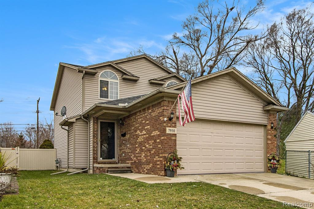 7950 SYRACUSE Street, Taylor, MI 48180 — Photo 2