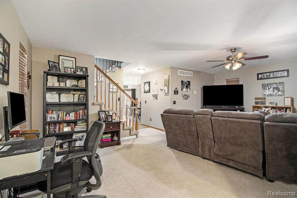 7950 SYRACUSE Street, Taylor, MI 48180 — Photo 6