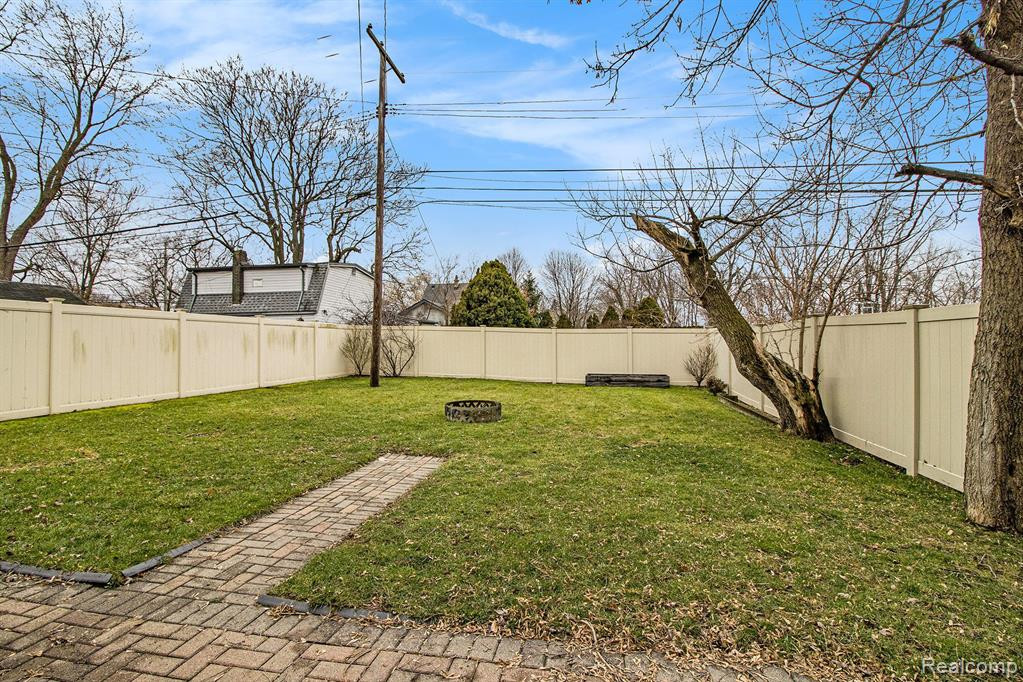 7950 SYRACUSE Street, Taylor, MI 48180 — Photo 23