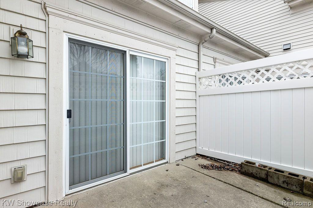 5104 ADDINGTON Drive, Commerce Twp, MI 48390 — Photo 9