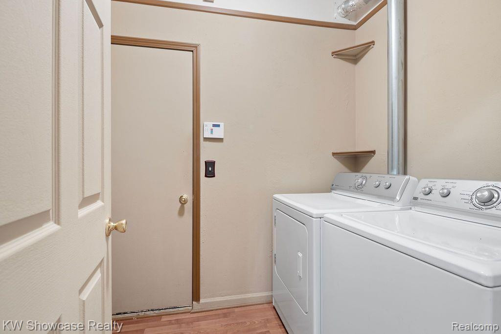 5104 ADDINGTON Drive, Commerce Twp, MI 48390 — Photo 27