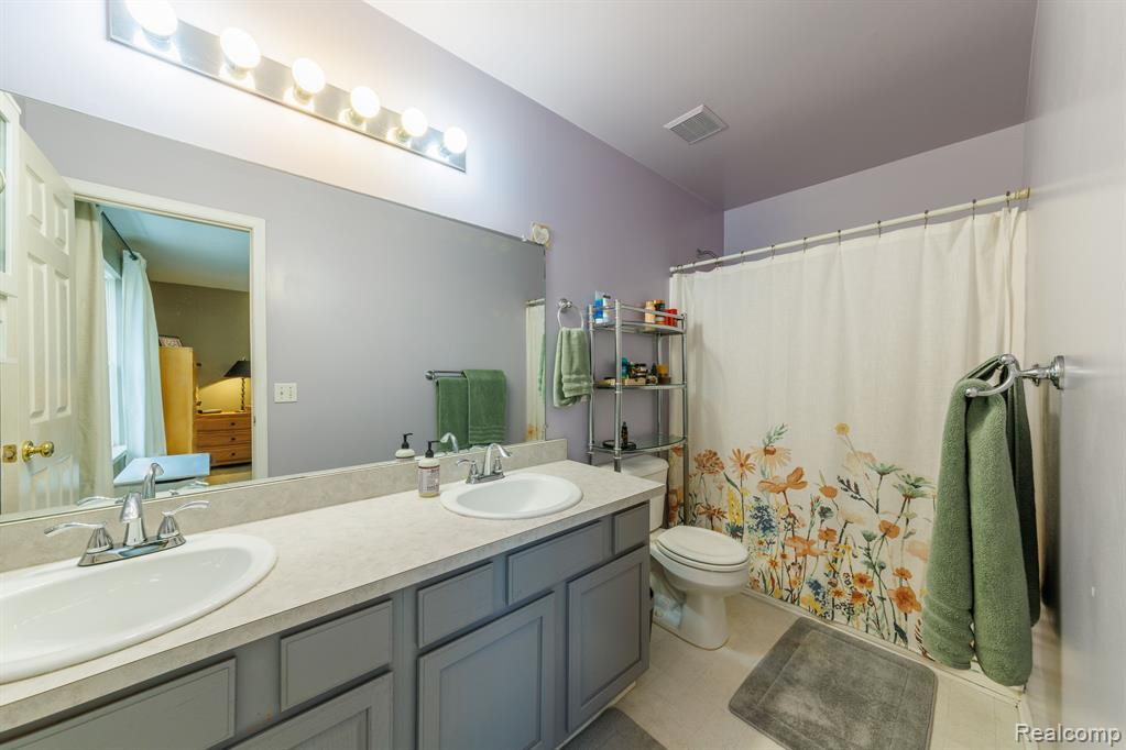 7238 SPY GLASS Lane, Ypsilanti, MI 48197 — Photo 18